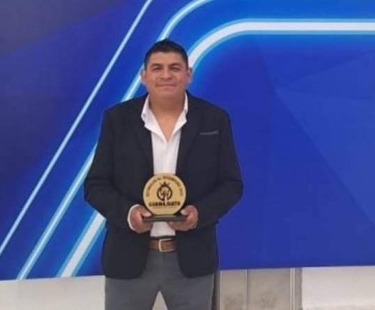 INAEBA reconoce a 215 trabajadores destacados en evento estatal de fin de año