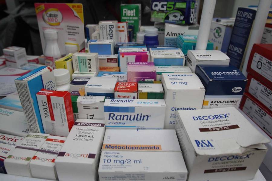 Gobierno paga 33 mil millones de pesos en adeudos a farmac&eacute;uticas tras suspensi&oacute;n de medicamentos