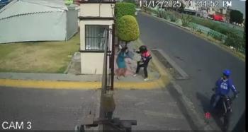 Mujer es asaltada violentamente en calles de Las Am&eacute;ricas, Ecatepec