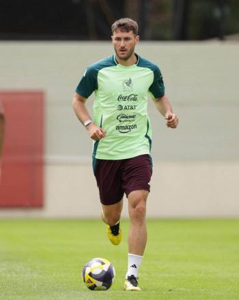 Santiago Gim&eacute;nez ser&aacute; operado y estar&aacute; fuera de las canchas al menos seis semanas