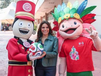 Presentan &Aacute;lbum Retro de la Loter&iacute;a Nacional y el F&uacute;tbol rumbo al Mundial 2026