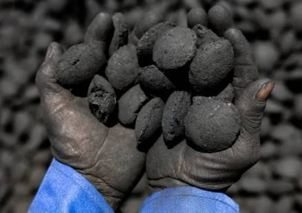 El consumo mundial de carb&oacute;n alcanzar&aacute; un nuevo r&eacute;cord en 2025