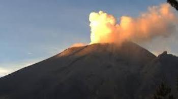Popocat&eacute;petl presenta exhalaciones previo a la Navidad