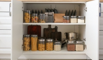 Ideas creativas para organizar una despensa peque&ntilde;a y funcional