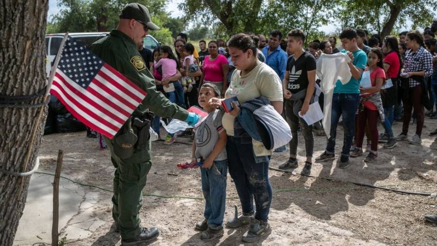 Estados Unidos ofrece 3 mil dólares y vuelo gratuito a indocumentados para regresar a su país