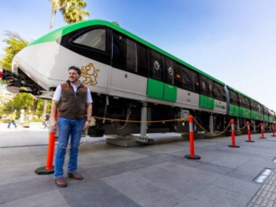 Gobernador Samuel García presenta tren eléctrico monorriel para Nuevo León con miras al Mundial 2026