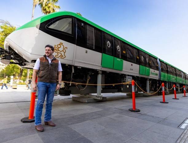 Gobernador Samuel García presenta tren eléctrico monorriel para Nuevo León con miras al Mundial 2026