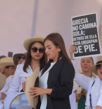 Grecia Quiroz evoca a Carlos Manzo y expresa el vac&iacute;o que dej&oacute; su ausencia en Nochebuena