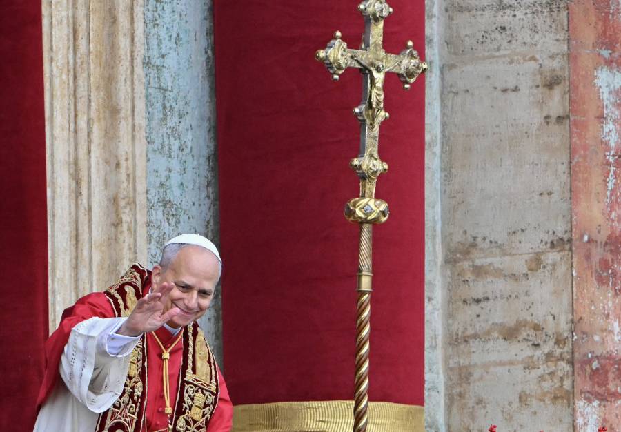 El Papa León XIV llama a la solidaridad global en su mensaje navideño desde el Vaticano