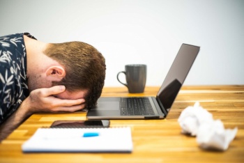 C&oacute;mo detectar y evitar el “burnout” o agotamiento laboral a tiempo