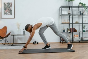 Rutinas matutinas de 15 minutos para empezar el d&iacute;a con energ&iacute;a