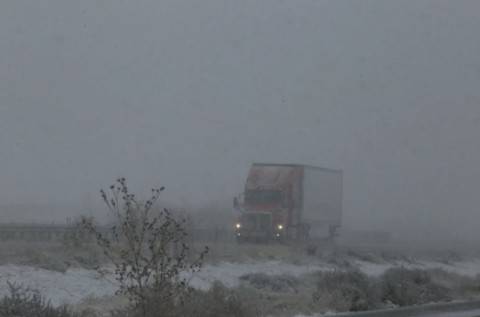 Tormentas invernales paralizan vuelos y provocan emergencias en Estados Unidos