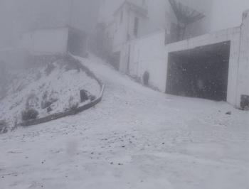 El Cofre de Perote se cubre de blanco con la primera nevada de la temporada