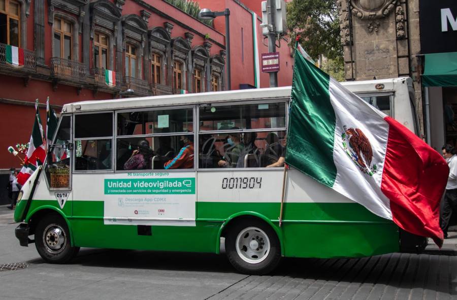 Incremento insuficiente en tarifa mantiene a microbuses en circulación en CDMX