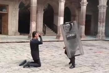 Liberan a Ra&uacute;l Meza tras protestas por asesinato de Carlos Manzo en Michoac&aacute;n