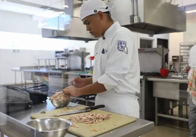 Promueve la UAQ prácticas seguras para evitar enfermedades por alimentos contaminados