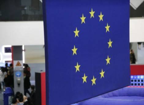 Bruselas confirma que Bulgaria cumple criterios y adopta el euro en 2026