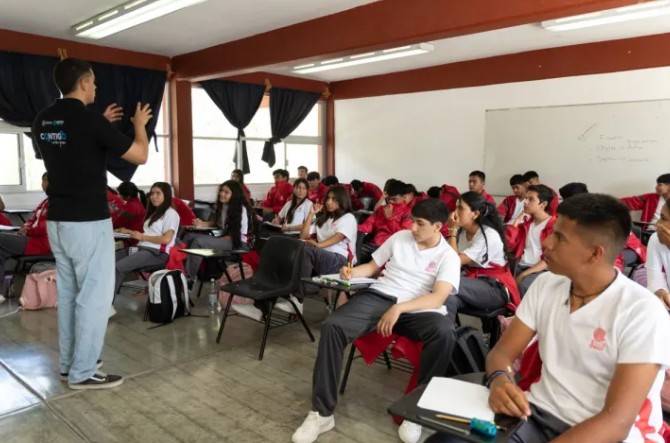 Más de 70 mil jóvenes recibieron atención psicológica con el programa Contigo Sanamente