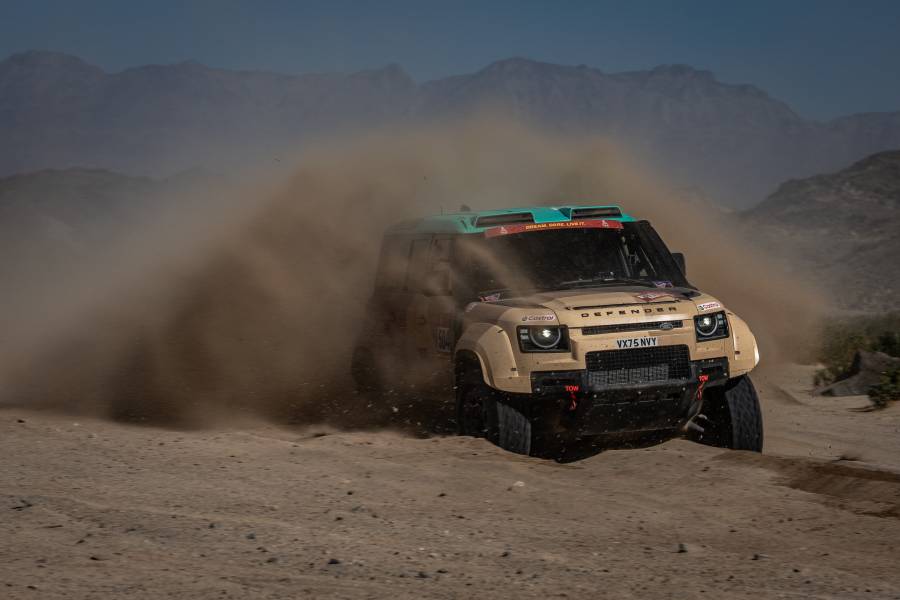 Defender se lanza al desaf&iacute;o m&aacute;ximo: Debutar en el Rally Dakar con el arranque del W2RC 2026