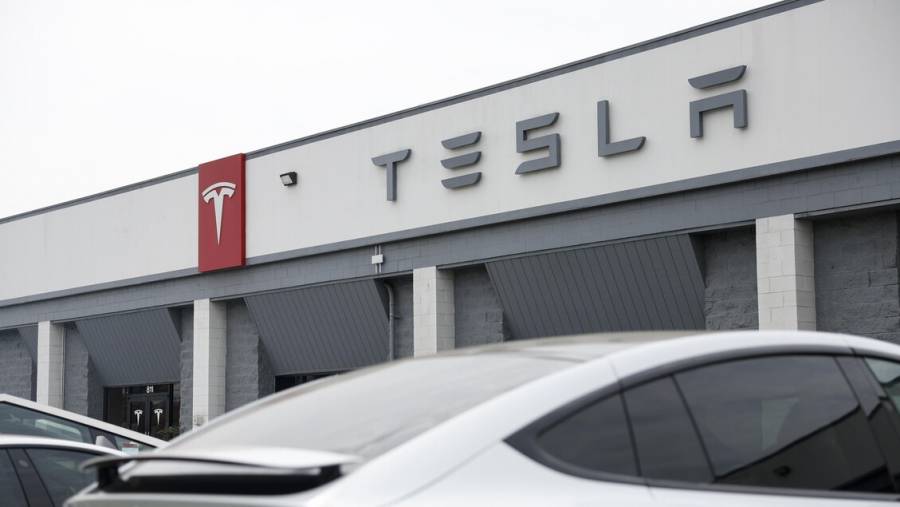 Tesla pierde liderazgo mundial en vehículos eléctricos en 2025 frente a competidores asiáticos