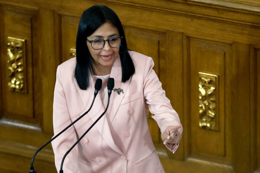 Militares de Venezuela reconocen a Delcy Rodríguez como presidenta encargada