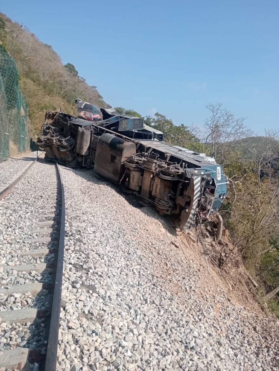 Víctimas del Tren Interoceánico alistan denuncias y Sheinbaum dice que están en su derecho