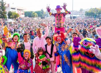Janecarlo Lozano re&uacute;ne a 40 mil vecinos en festejo de D&iacute;a de Reyes en Gustavo A. Madero