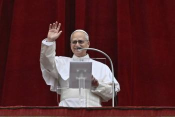 Papa convoca a cardenales de todo el mundo tras los llamados a una gobernanza colegiada