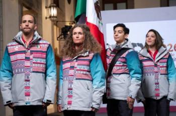 Delegaci&oacute;n mexicana rumbo a Milano Cortina recibe la bandera en Palacio Nacional
