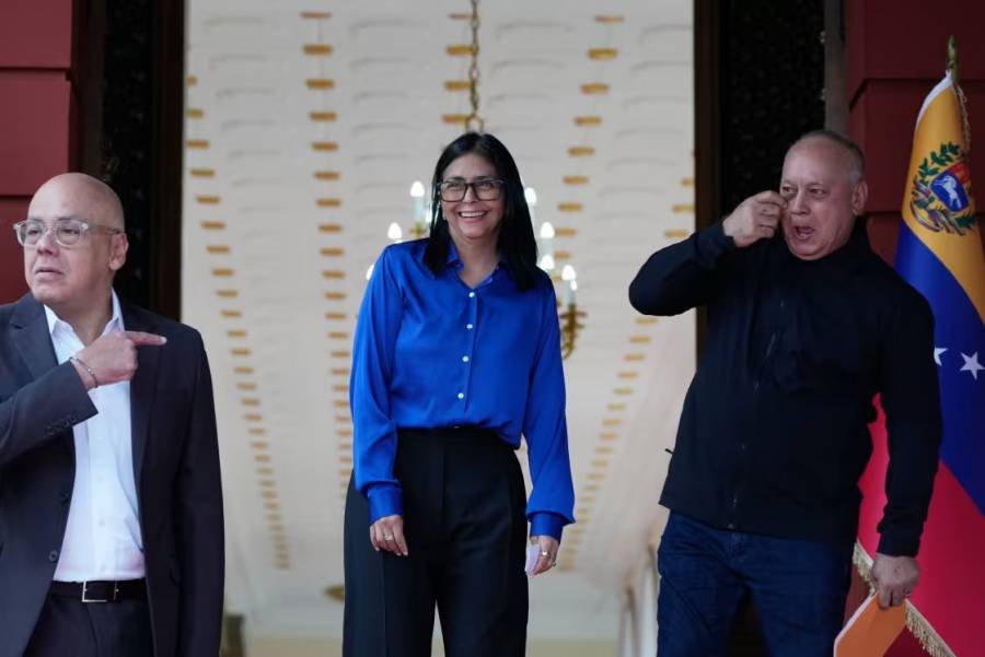 Donald Trump destaca conversación con Delcy Rodríguez y anuncia primera venta de petróleo venezolano incautado