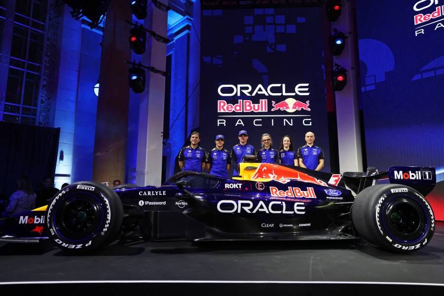 Red Bull presenta su nuevo monoplaza por todo lo alto con un Verstappen motivado