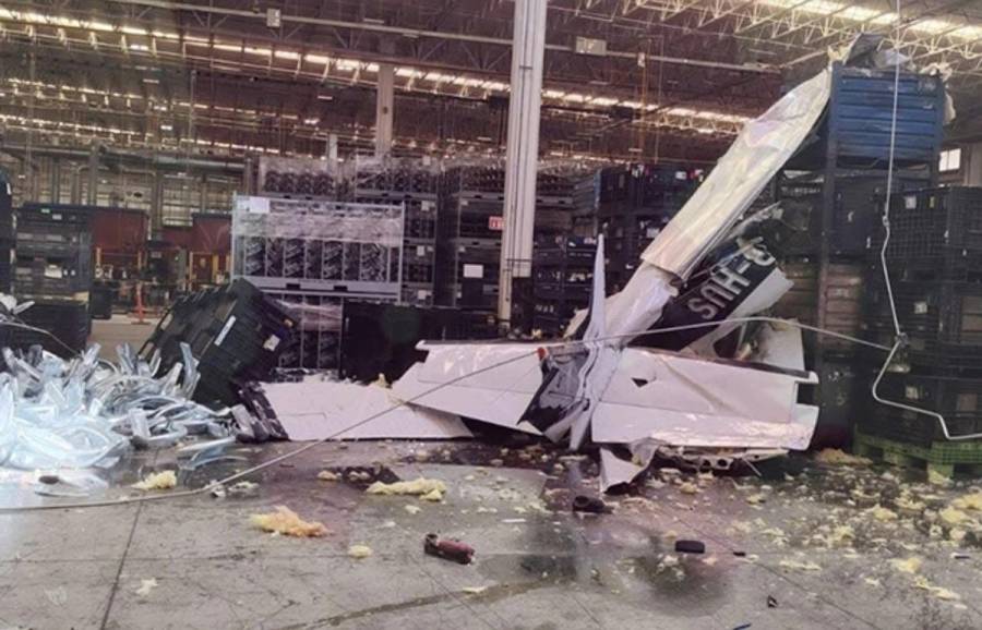 Avioneta se desploma en aeropuerto de Saltillo y deja dos heridos