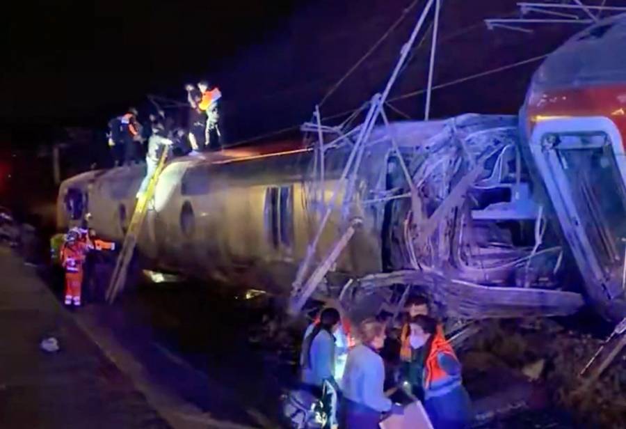 Al menos 39 muertos por la colisión de dos trenes de alta velocidad en España