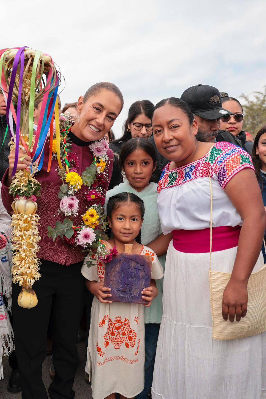 Entregan documentaci&oacute;n para Ejido Nuevo Cruz del Palmar como parte del Plan de Justicia para pueblos Chichimeca y Otom&iacute;