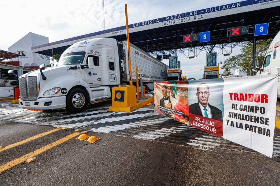 Agricultores de Sinaloa liberan caseta de Costa Rica en protesta por apoyos pendientes