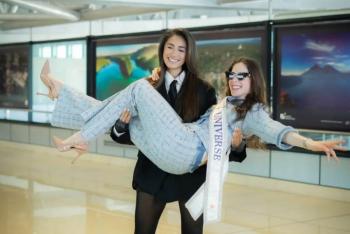 Rashel Paz recrea fotograf&iacute;a al dar la bienvenida a F&aacute;tima Bosch en Guatemala