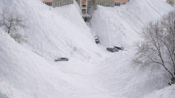 Kamchatka enfrenta la mayor nevada en 60 a&ntilde;os y queda paralizada bajo metros de nieve