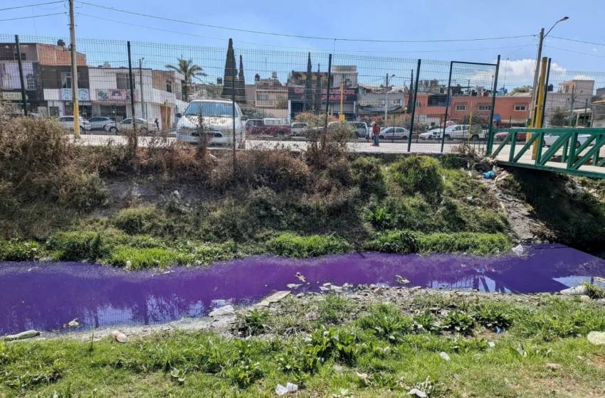 Investigan vertido de pintura que ti&ntilde;&oacute; de violeta dren pluvial en Santa Rosa J&aacute;uregui