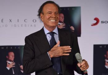 Archivan en Espa&ntilde;a denuncia de delitos sexuales contra Julio Iglesias por falta de competencia