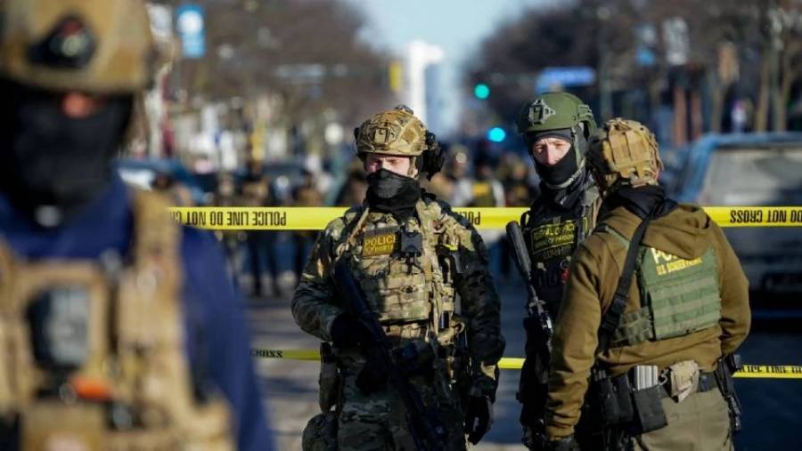 Agentes federales disparan a persona en Minneapolis durante operativo migratorio, gobernador de Minnesota exige fin de redadas