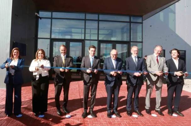Abbott inaugura planta de dispositivos m&eacute;dicos en Quer&eacute;taro; generar&aacute; m&aacute;s de mil empleos