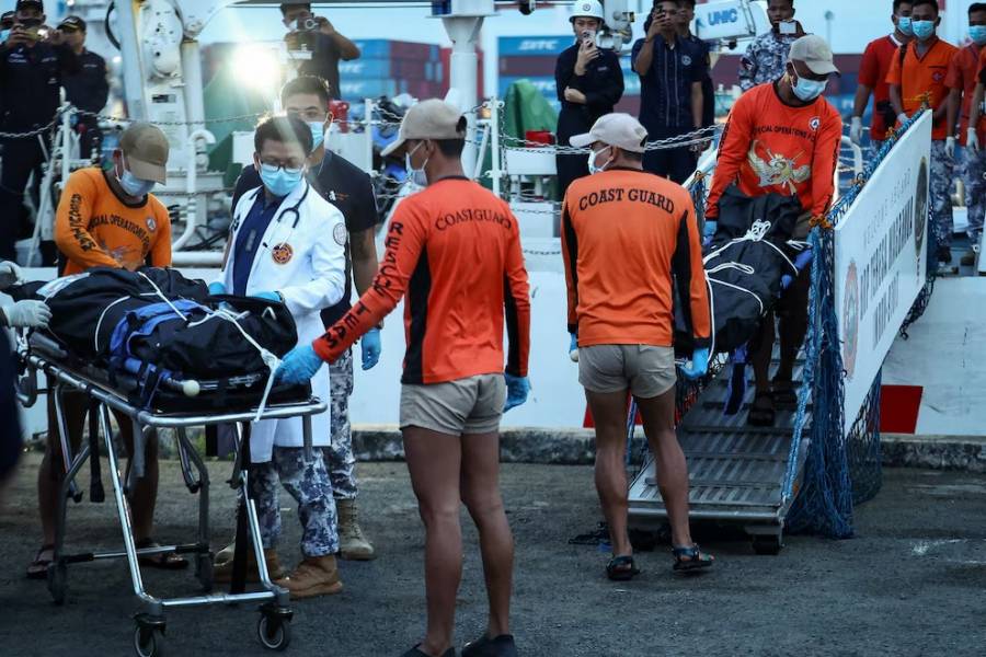Hundimiento de ferry en Filipinas deja al menos 15 muertos y decenas de desaparecidos