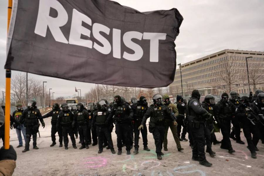 Trump pide frenar protestas y promete di&aacute;logo tras tensi&oacute;n en Mine&aacute;polis