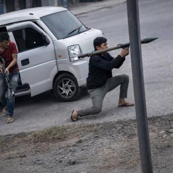 Alcalde filipino sobrevive a ataque con lanzacohetes durante traslado