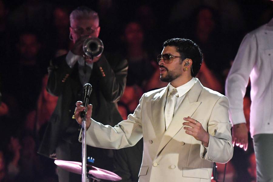 La imagen de Bad Bunny es usada en mensajes anti-ICE previo al Super Bowl