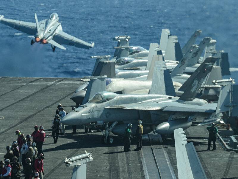 Irán amenaza con bombardear bases y portaviones de EU si lo atacan