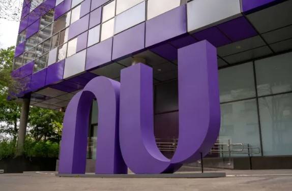 Nubank recibe aprobaci&oacute;n inicial para operar como banco en Estados Unidos