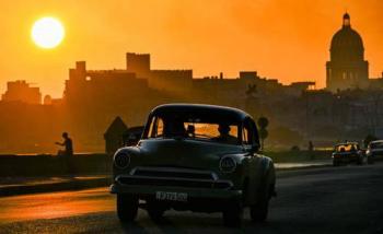 Washington reactiva la l&iacute;nea dura y declara emergencia por Cuba