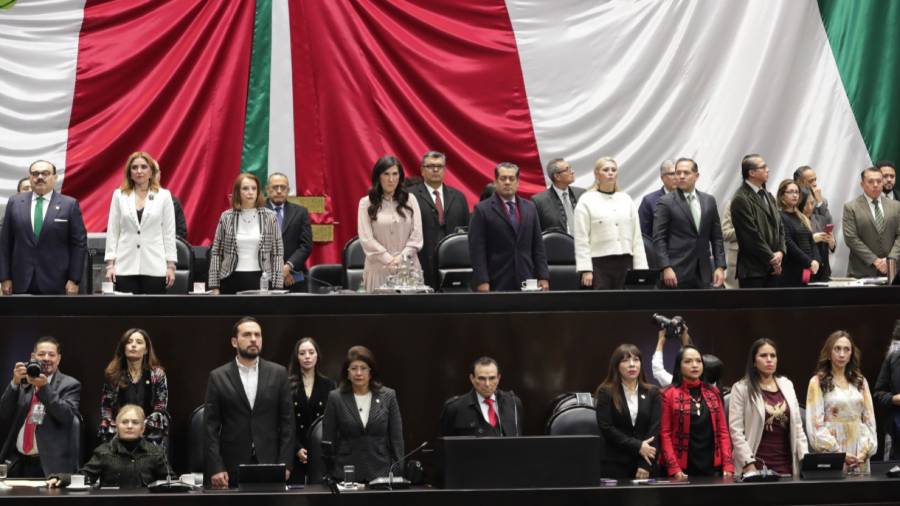 Congreso de la Uni&oacute;n rinde homenaje p&oacute;stumo al senador Gustavo S&aacute;nchez V&aacute;zquez