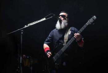 Molotov alza la voz por cr&iacute;ticas al ICE al celebrar 30 a&ntilde;os en el Palacio de los Deportes